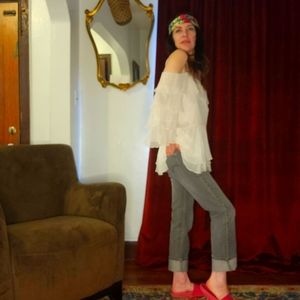 Alice and Olivia ruffel off shoulder top